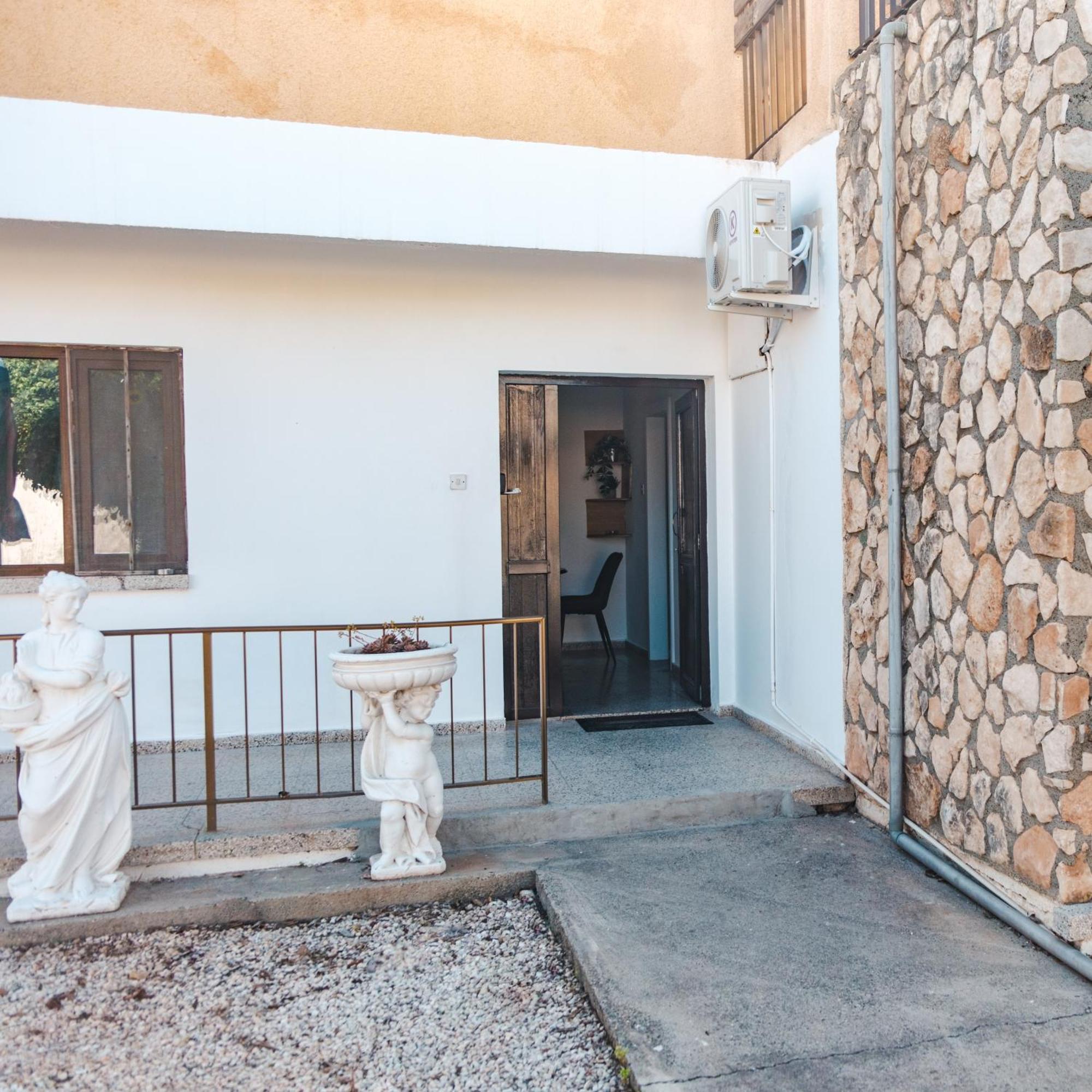 Serenityone - Centrally Located One Bedroom Apt Ayia Napa Eksteriør billede